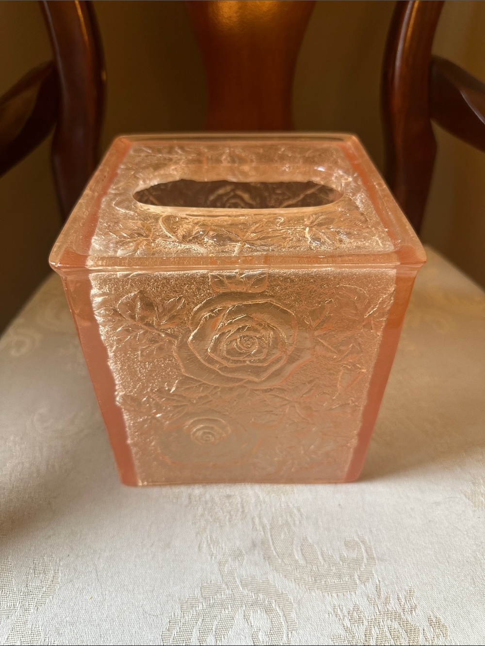 1950s resin tissue box holder featuring peach roses
